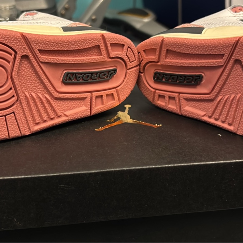 Jordan 3 Retro Kids Shoes - White and Red - Picture 4 of 4